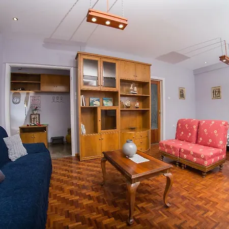 Thea Apartment
