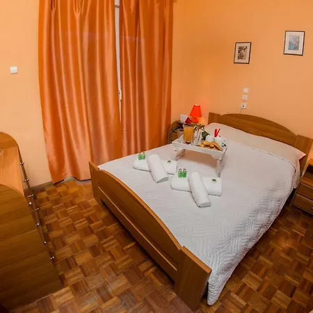 Théa Apartamento *